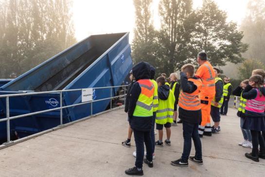 rondleiding school op het recyclagepark